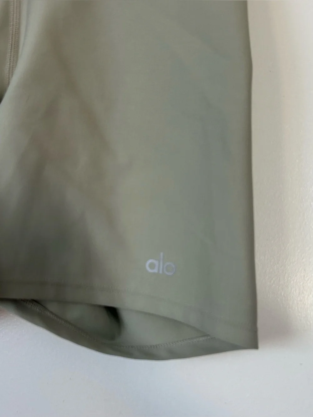 Alo Yoga 5” Airlift Energy Short Green Size Small